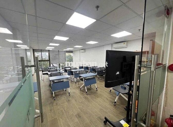 Cho thuê nhà 5 tầng mặt tiền Võ Văn Kiệt, Sơn Trà – có thang máy, PCCC