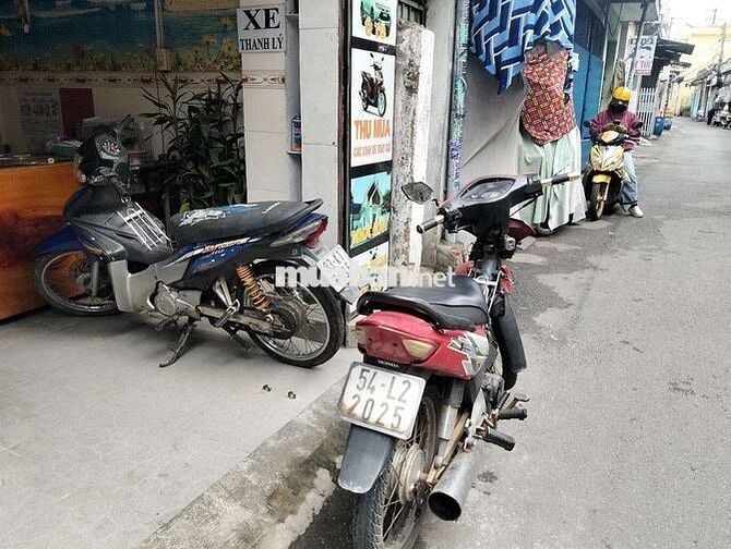 Xe vewa trung cuôc