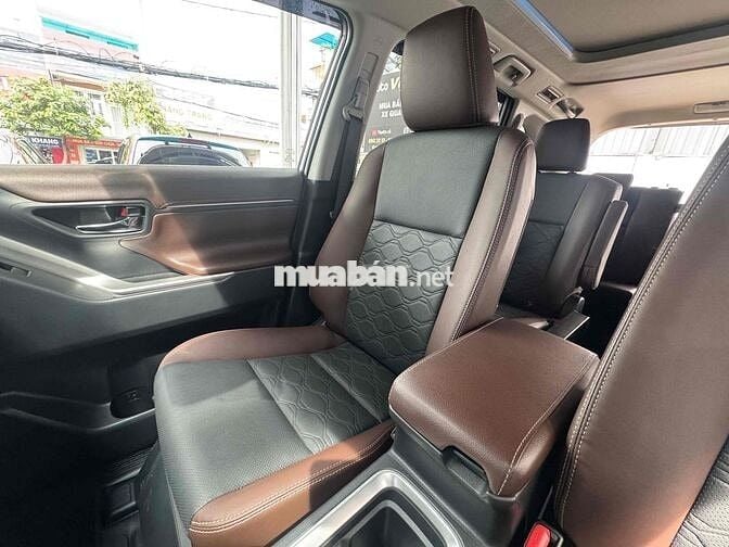 Toyota Innova Cross 2023 HEV - 8700 km
