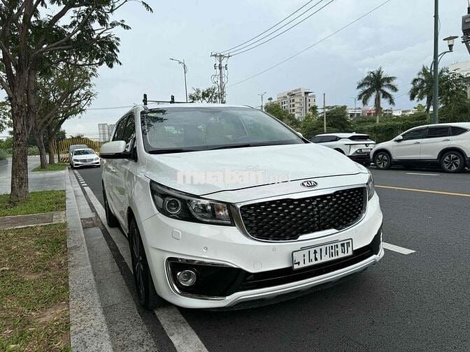 Kia Sedona 2018 2.2 DATH - Full option 100000 km