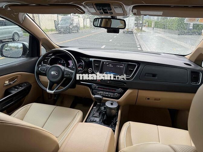 Kia Sedona 2018 2.2 DATH - Full option 100000 km