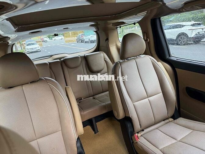 Kia Sedona 2018 2.2 DATH - Full option 100000 km