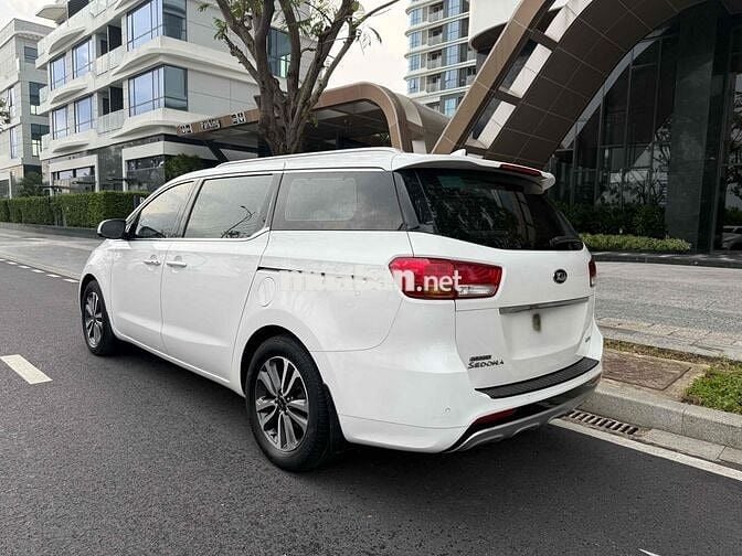 Kia Sedona 2018 2.2 DATH - Full option 100000 km