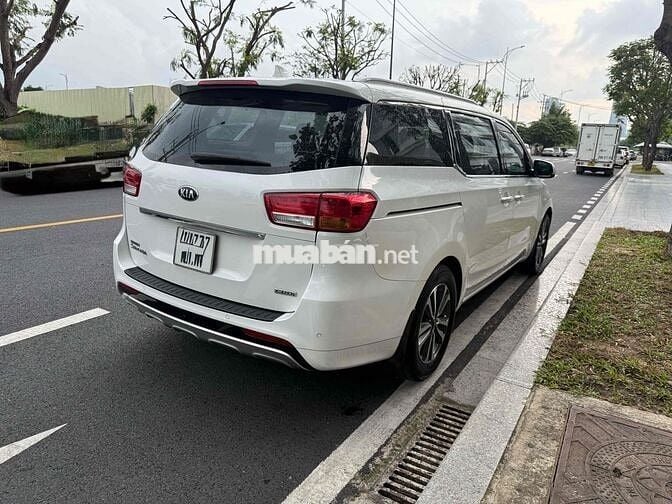 Kia Sedona 2018 2.2 DATH - Full option 100000 km