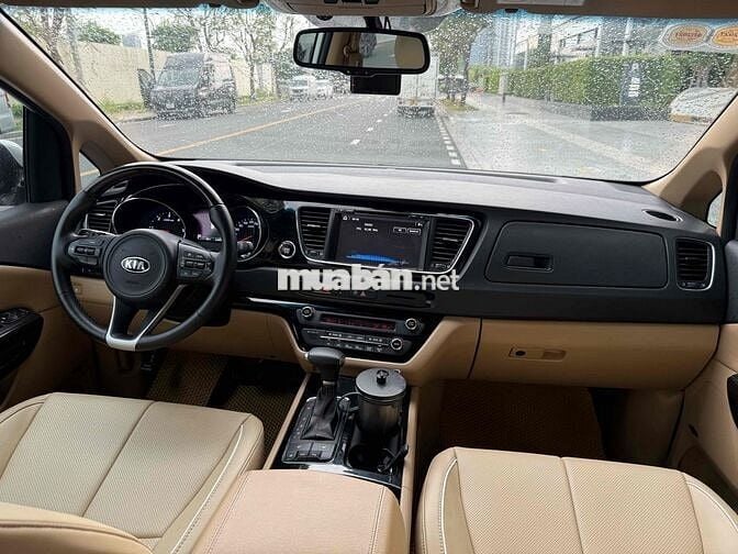 Kia Sedona 2018 2.2 DATH - Full option 100000 km