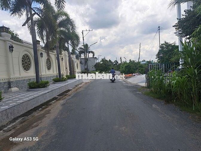 Đất thổ 2mặt tiền dt 327,6m giảm còn 2tỷ2. 2mặt tiền phước lý cầngiuộc