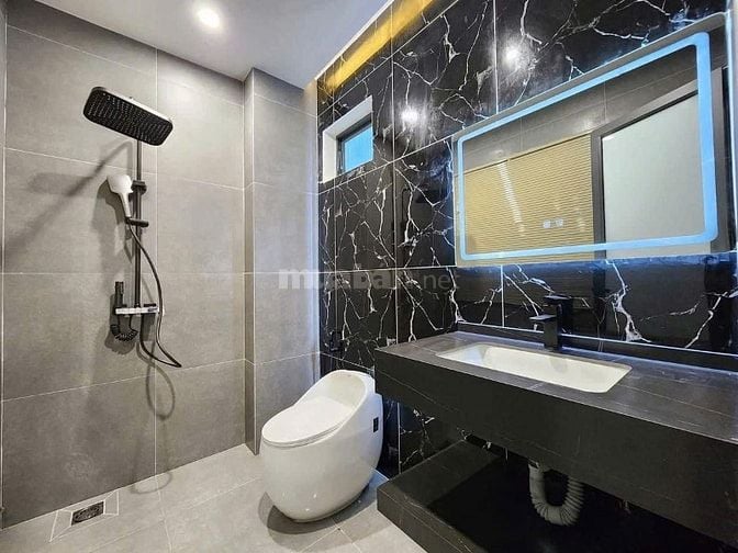 NGỘP NỢ BÁN GẤP NHÀ MẶT TIỀN TRẦN HƯNG ĐẠO - QUẬN 5 CHỈ 6.2 TỶ SHR
