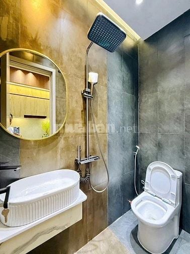 Cô Lan để lại căn nhà tâm huyết ngay bên Lý Thái Tổ Q10 giá chỉ 5ty5