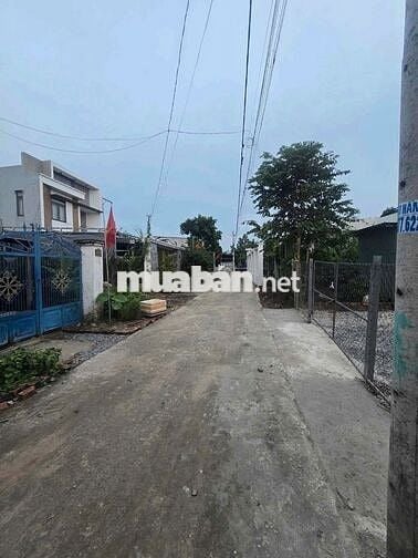 Đất MT cách chợ Phước Thạnh 200m, 5x33 full thổ cư, SHR giá 1,06 tỷ