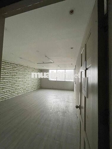 Cho thuê nhà Nguyên căn 5,2x25m 3 lầu vỉa hè rộng