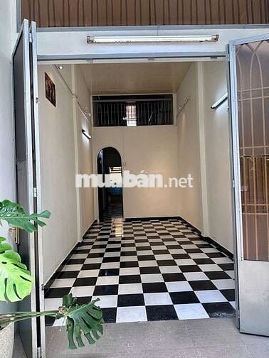 Nhà Nguyên Căn Có Sân Vườn _ Phú Nhuận Hẻm ôtô đậu cửa