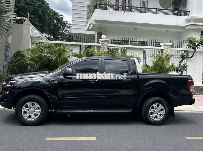 Mình bán Ford Ranger 2022 XLS số sàn màu đen đẹp