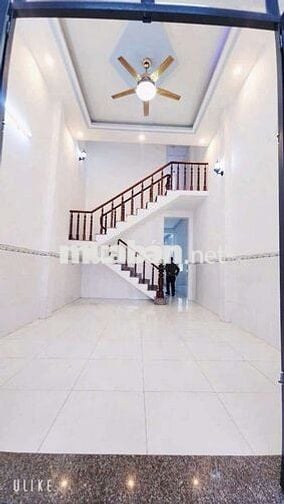 Nhà cấp 4 gác lửng chỉ 2tỷ 630 ngay chợ