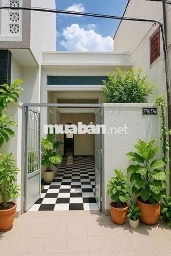 Nhà Nguyên Căn Có Sân Vườn _ Phú Nhuận Hẻm ôtô đậu cửa