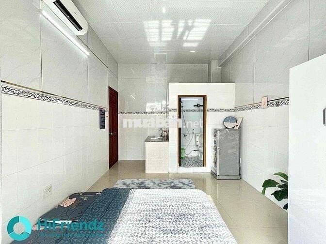 Căn Hộ Dịch Vụ Ban Công Sẵn Nội Thất - Bảo Vệ 24/7 Kế Bên BX Miền Tây