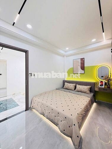 Cô Nga kẹt tiền bán nhà Nguyễn Thái Sơn Gò Vấp giá chỉ 4.2 Tỷ SHR