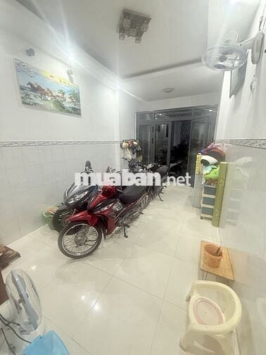 Bán nhà giáp Tân Quỳ Tân Quý, 5.3mx10m, nhỉnh 4 tỷ.