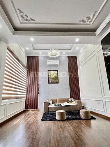 Cho Thuê Nhà 45m2*6T thang máy Tại Nguyễn Văn Huyên , Cầu Giấy 