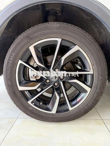 MG ZS LUXURY 2025 - 1000km