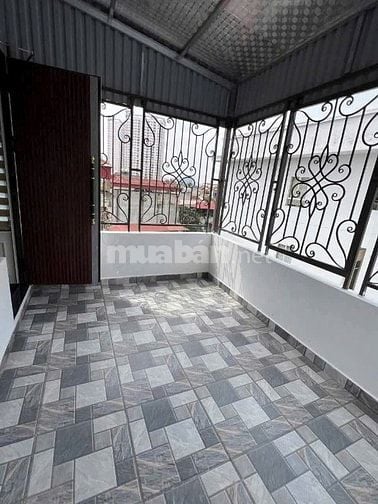 Cho Thuê Nhà 45m2*6T thang máy Tại Nguyễn Văn Huyên , Cầu Giấy 