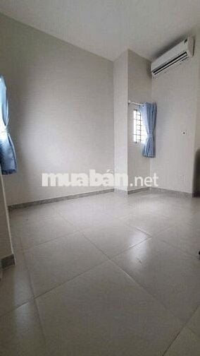 Phòng trống 12m2, đối diện học viện HCQG, vào ở ngay