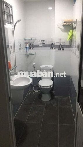 Phòng trống 12m2, đối diện học viện HCQG, vào ở ngay