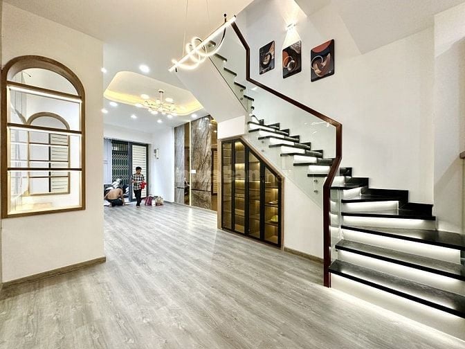 Bán nhà đường Nguyễn Đình Chính Q.Phú Nhuận - 4,3m x 13m - giá 12,9 tỉ