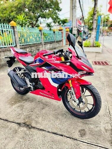 honda CBR150R odo 950km có bán góp