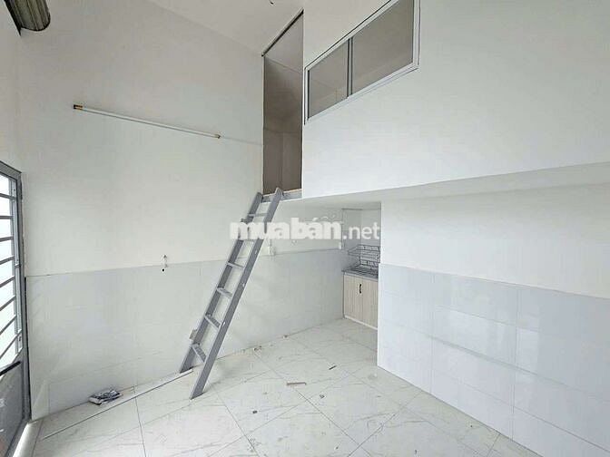 KIOT MẶT TIỀN ĐƯỜNG LỚN VỪA ở VỪA KD gần Trường Bình Trị 1_ GÁC 1M8 📍