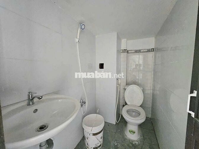 KIOT MẶT TIỀN ĐƯỜNG LỚN VỪA ở VỪA KD gần Trường Bình Trị 1_ GÁC 1M8 📍