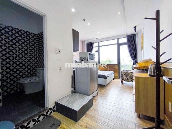 Căn Hộ Studio Ban Công 30m2 - Thang Máy - Gần Bờ Kè Trường Sa