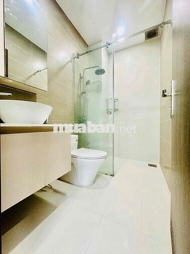 🍭 Căn Hộ Mới Nằm Ngay Vị Trí Trung Tâm - Full Nội Thất 🔥 Cửa sổ lớn