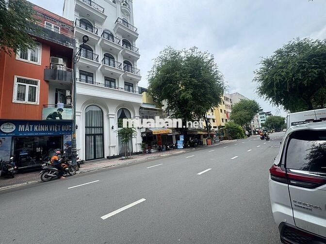 MT ĐƯỜNG TRƯƠNG ĐỊNH QUẬN 3 DT: 8X 15 1 TRỆT 5 LẦU  SÂN THƯỢNG TM