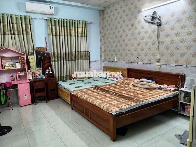 Nhà gần chợ dĩ an 1.nhà số chung 40 m2 có 30 thổ cư ngang 4.5 ×9