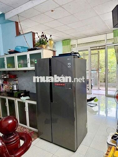 Nhà gần chợ dĩ an 1.nhà số chung 40 m2 có 30 thổ cư ngang 4.5 ×9