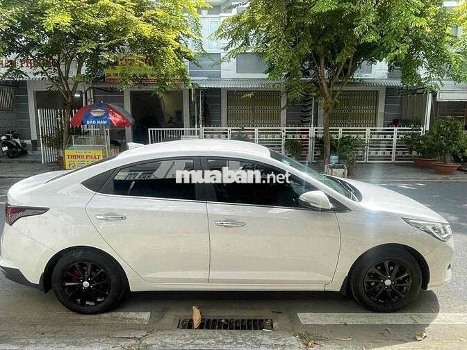 Hyundai Accent 2022 1.4 AT - 48000 km