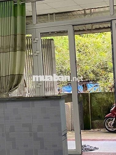 Nhà gần chợ dĩ an 1.nhà số chung 40 m2 có 30 thổ cư ngang 4.5 ×9