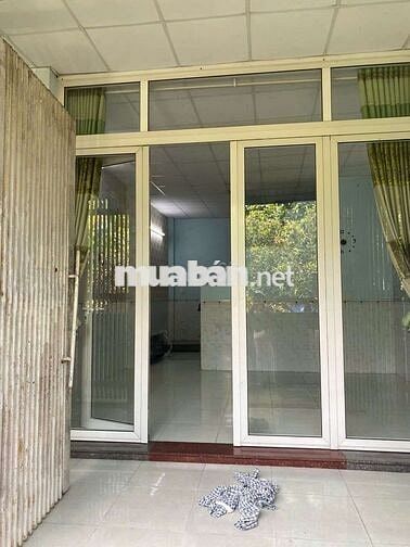 Nhà gần chợ dĩ an 1.nhà số chung 40 m2 có 30 thổ cư ngang 4.5 ×9