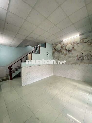 Nhà gần chợ dĩ an 1.nhà số chung 40 m2 có 30 thổ cư ngang 4.5 ×9