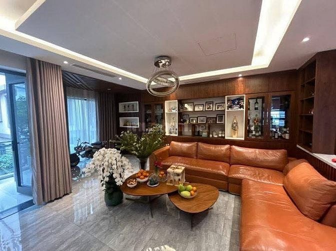 Nhà Đẹp Ô TÔ Vào Nhà, Đường Láng 121m, 5 tầng, mt 7.5m, giá 44 tỷ.