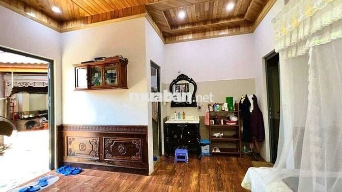 Nhà vườn Bảo Lộc 500m² -100 TC view suối, full nội thất gỗ quý 7.8 tỷ
