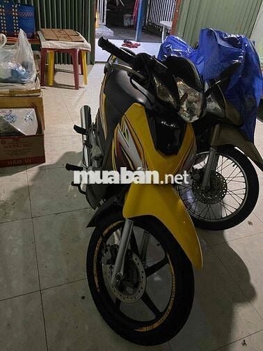 xe còn rin nhe ae. mâm zin theo xe áo bao đẹp