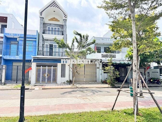 Bán nhà Bá Tùng- Hoà Quý đối diện công viên 4tỷ100 gần cầu Khuê Đông
