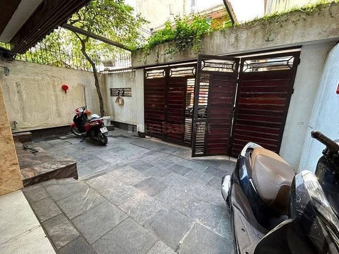 Nhà Đẹp Ô TÔ Vào Nhà, Đường Láng 121m, 5 tầng, mt 7.5m, giá 44 tỷ.