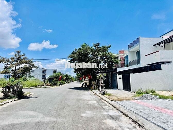 Bán đất đường Phạm Đình Bân- Hoà Quý view công viên 4tỷ4 sạch đẹp