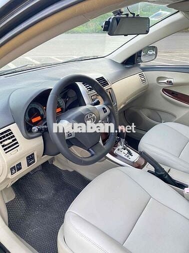 Toyota Corolla Altis 2011 2.0V - 130000 km