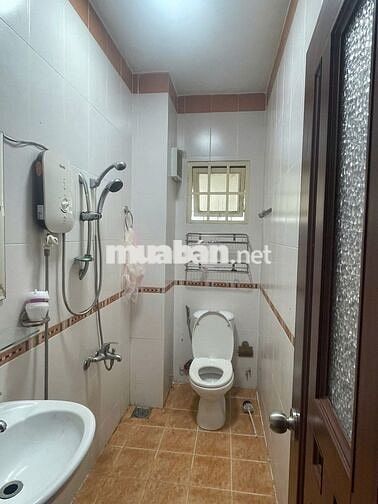 KÝ TÚC XÁ ĐẶNG THUỲ TRÂM, NGAY ĐH VĂN LANG CS3 , PHÒNG CHỈ 4 NGƯỜI 🌟