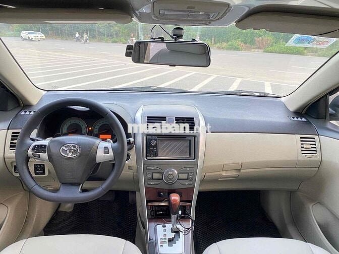 Toyota Corolla Altis 2011 2.0V - 130000 km