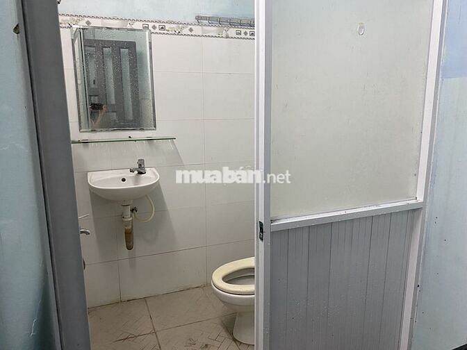 Phòng như hình ngay chợ Bà Chiểu có máy lạnh, bếp WC Riêng trong phòng