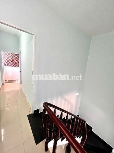 BÁN NHÀ 56 M2-3PHÒNG NGỦ- 2 WC-GIÁ 1 TỶ 880TR -GẦN CHỢ NGÃ 5 VĨNH LỘC